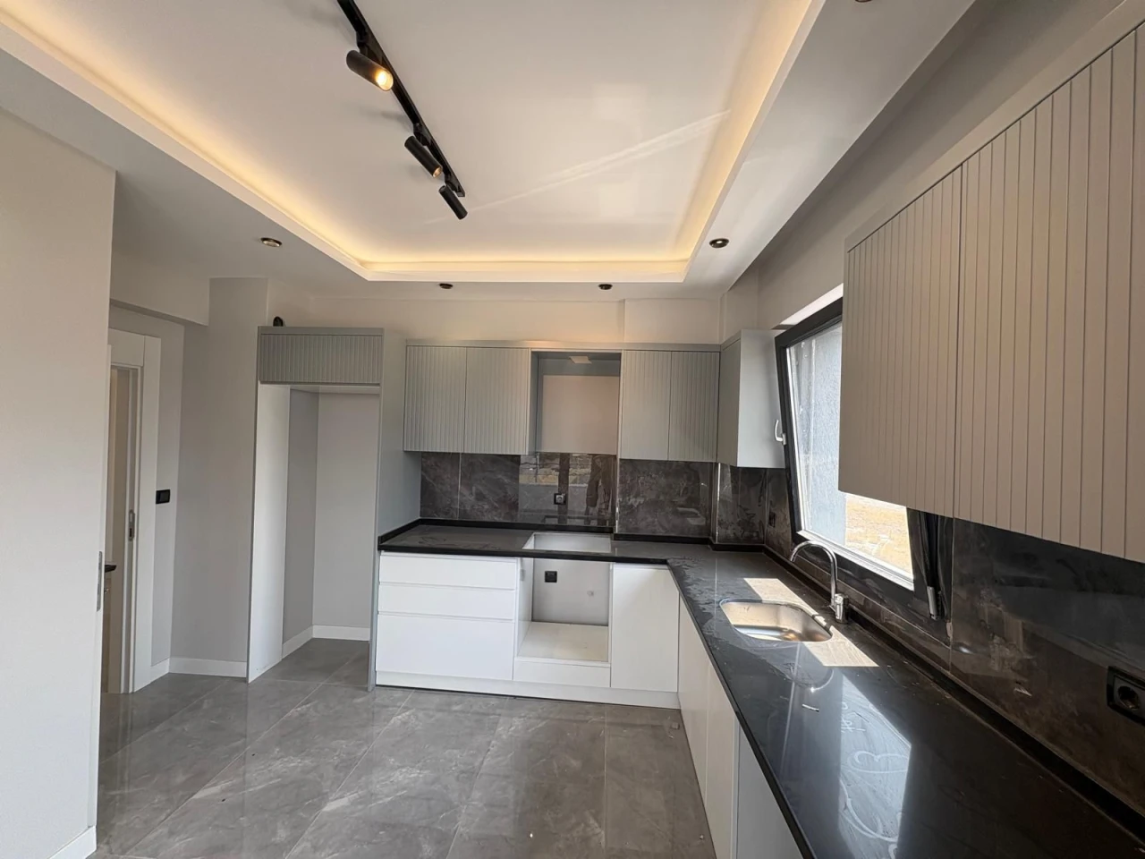 ŞİRİNTEPEDE SATILIK SIFIR DAİRE