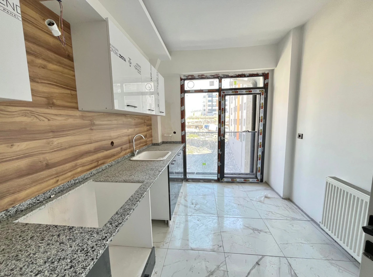 TALAS MEVLANA MAHALLESİ KISA KATLI SATILIK 2+1 DAİRE