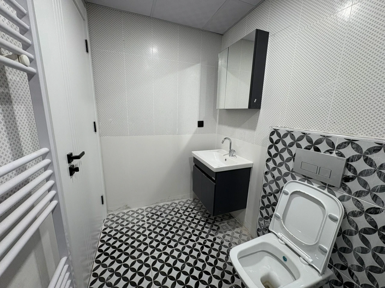 TALASTA SATILIK 2+1 DAİRE YÜKSEK KİRA GETİRİLİ