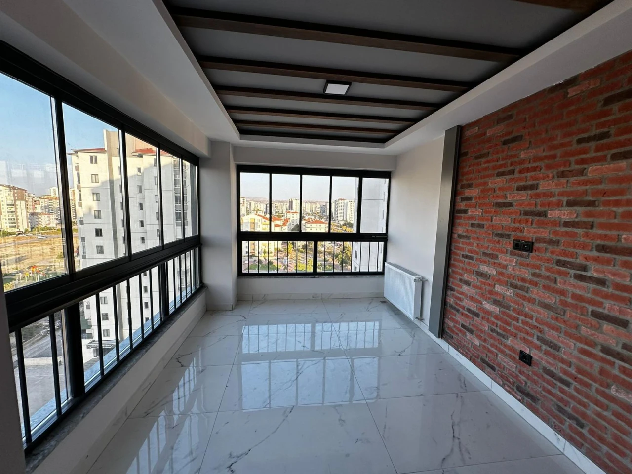 ZÜMRÜT MAHALLESİNDE MODERN FERAH 4+1 SATILIK DAİRE